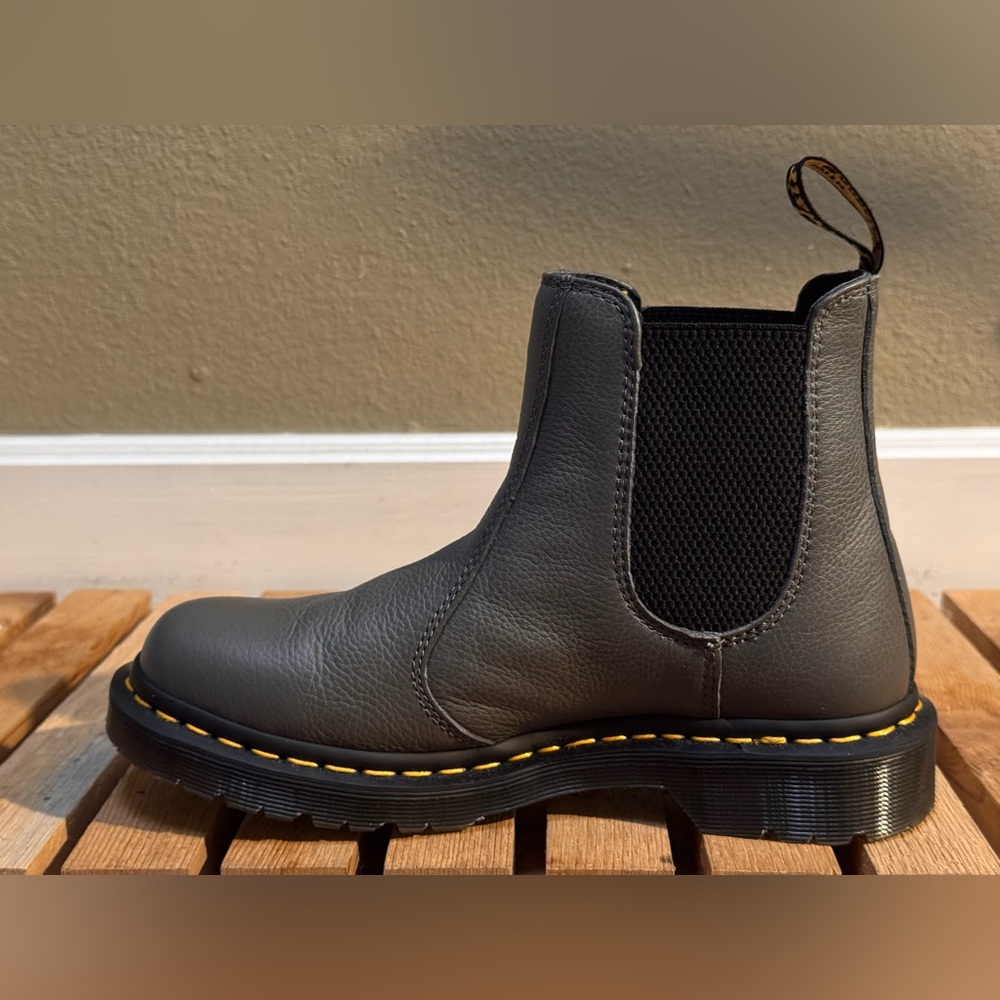 DR MARTEN DOCS PEWTER GRAY CHELSEA BOOTS 7 38 - Picture 7 of 9
